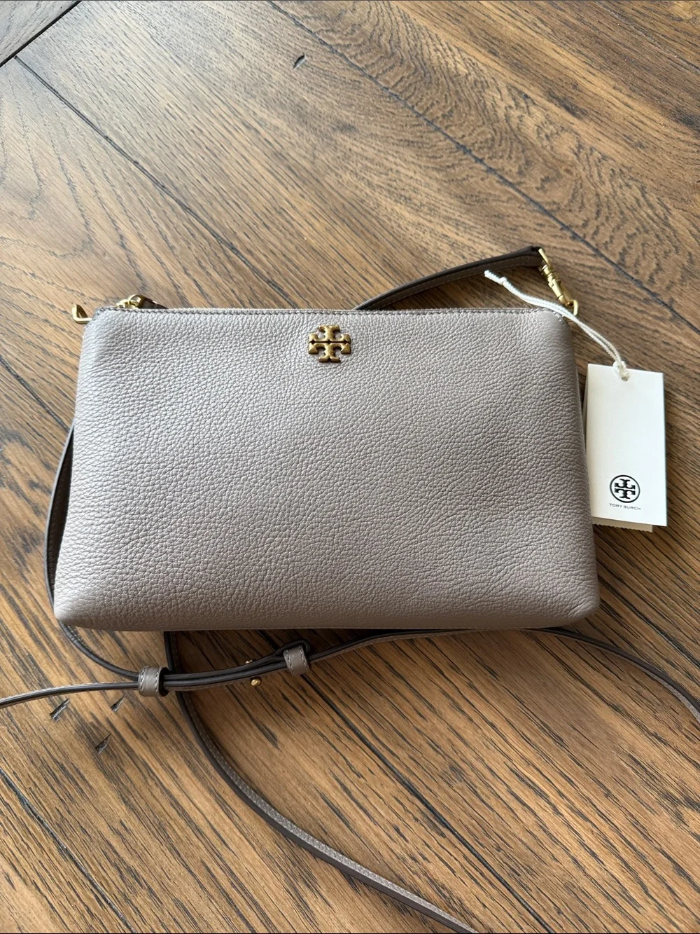 Tory Burch compact pebbled